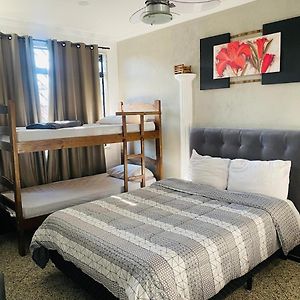 Hostel Anprado 1